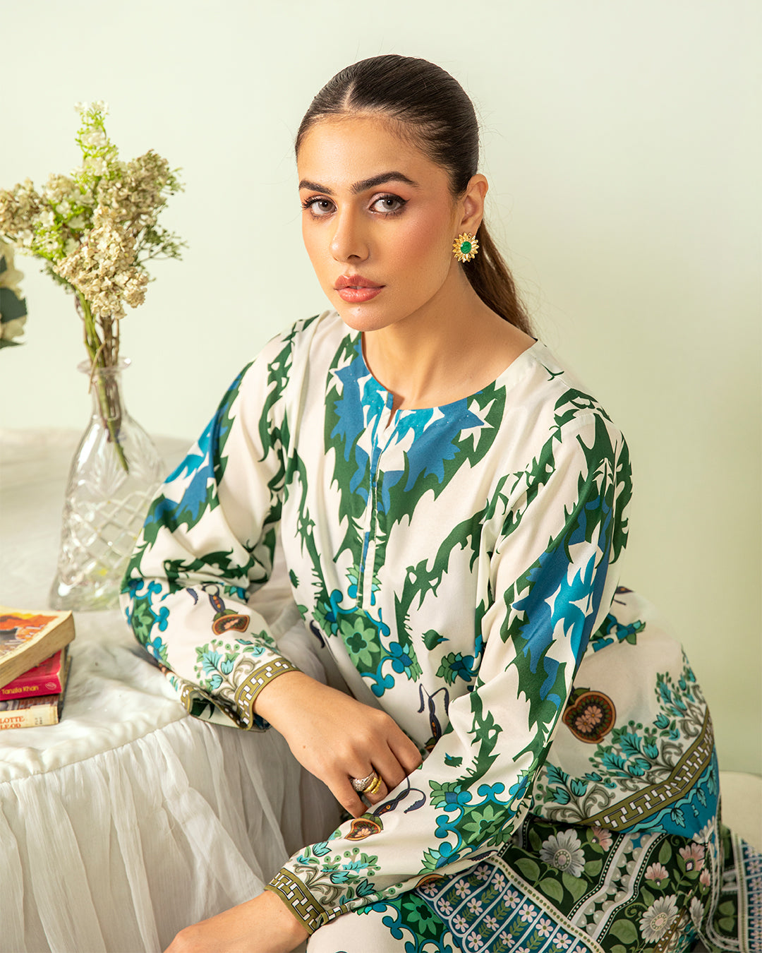 "Close-up of PoshBella Green Aesthetic Co-ord Set NXG04 highlighting round neck with keyhole design, detailed ethnic print and premium Korean BSY fabric for elegant festive styling."
