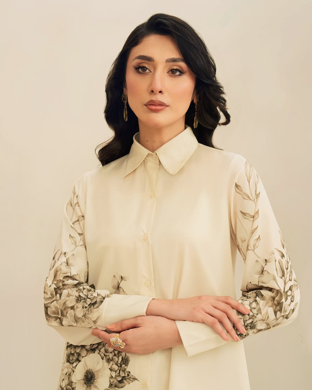 “Full view of cozy floral Korean BSY co-ord set for women, featuring soft premium fabric ideal for weddings, bridal trousseau, bridesmaids, and formal wear styling.”