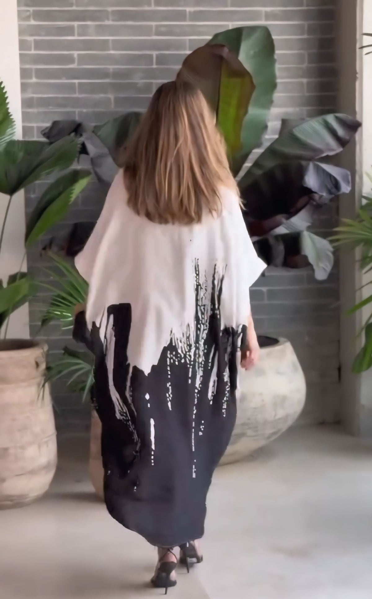 black and white kaftan dress, abstract print dress for women, Korean BSY dress, kaftan style dress, free size dress for women, black and white maxi dress, relaxed fit dress, printed kaftan for women, stylish western dress, resort wear for women, vacation dress for women, elegant casual dress, plus size kaftan style, women’s dresses online India, PoshBella dresses