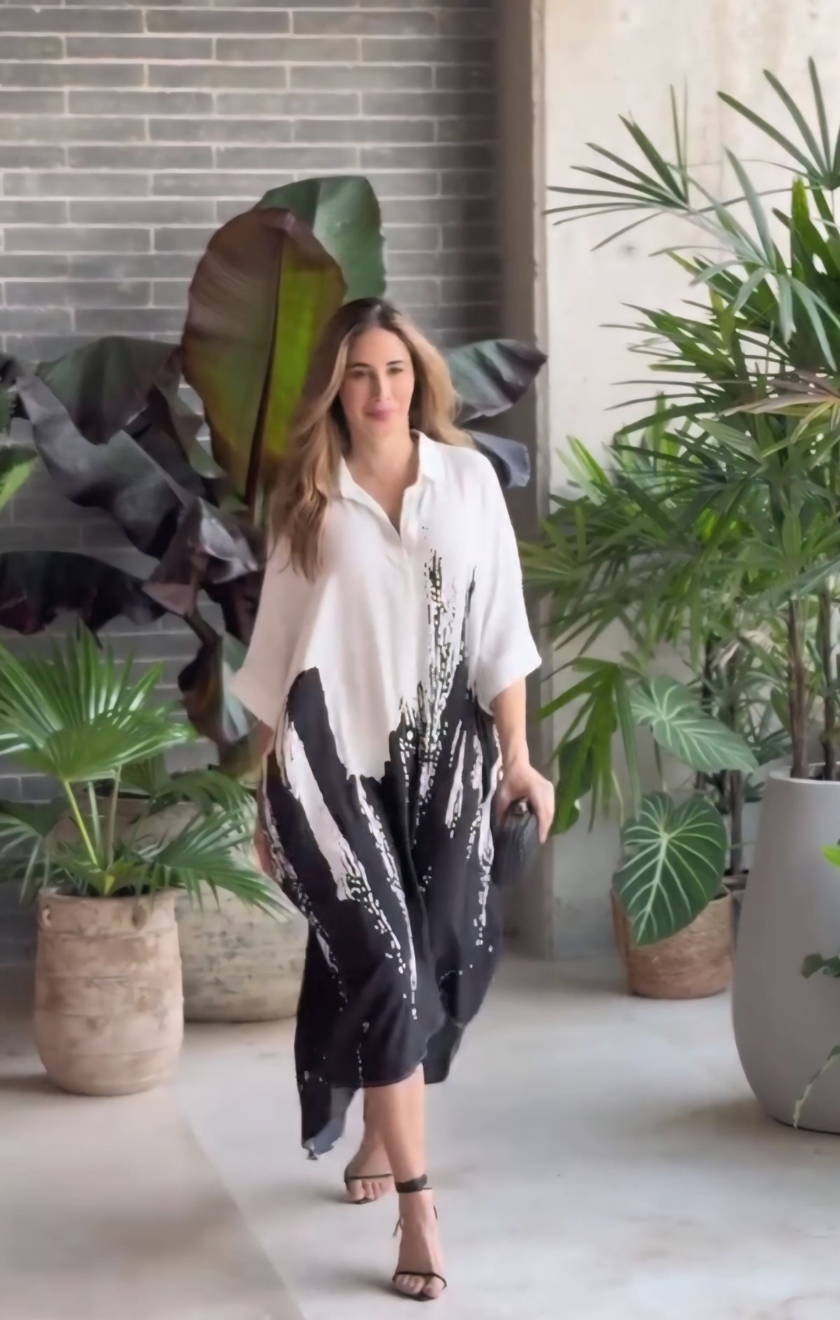 black and white kaftan dress, abstract print dress for women, Korean BSY dress, kaftan style dress, free size dress for women, black and white maxi dress, relaxed fit dress, printed kaftan for women, stylish western dress, resort wear for women, vacation dress for women, elegant casual dress, plus size kaftan style, women’s dresses online India, PoshBella dresses